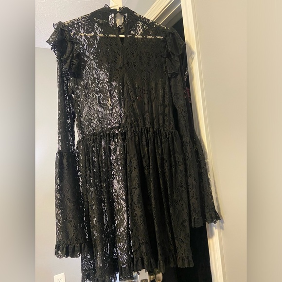 Black lace dress - Picture 2 of 2